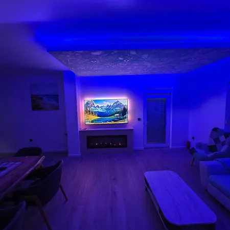 Sky Cube דירה זאדאר