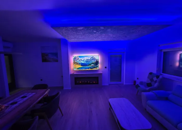 Sky Cube דירה זאדאר