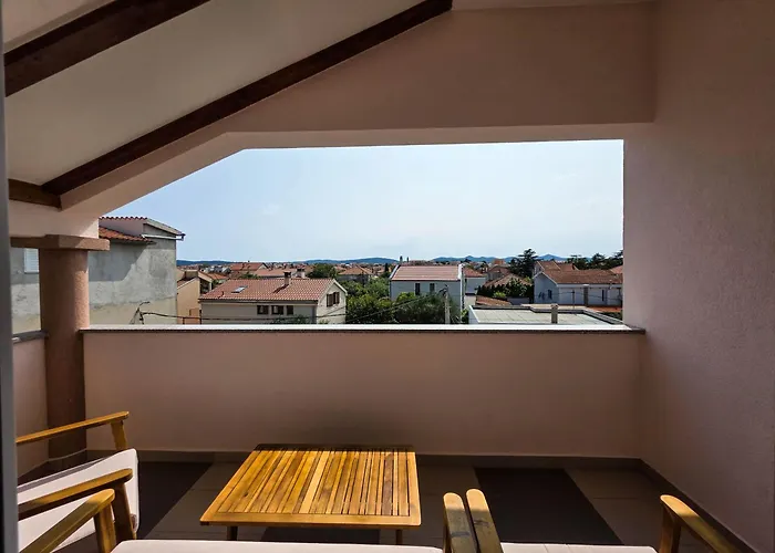 Sky Cube דירה זאדאר