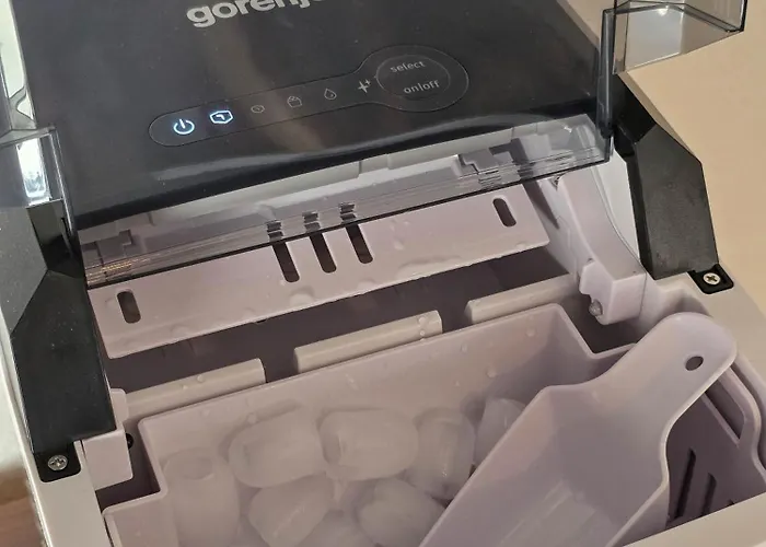 Sky Cube דירה זאדאר